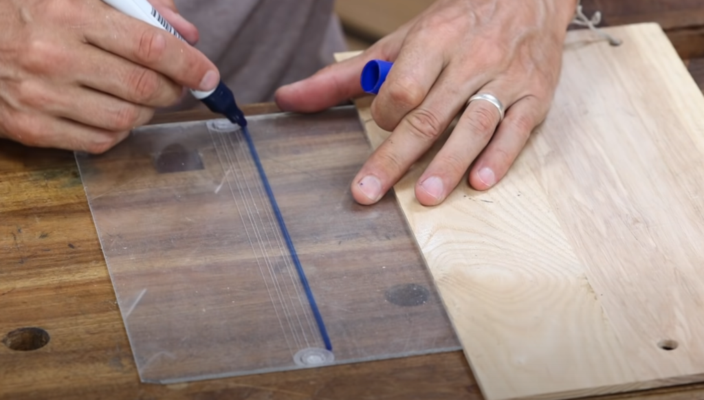 Fabriquer un gabarit en Plexiglas pour faciliter l'utilisation de la  défonceuse