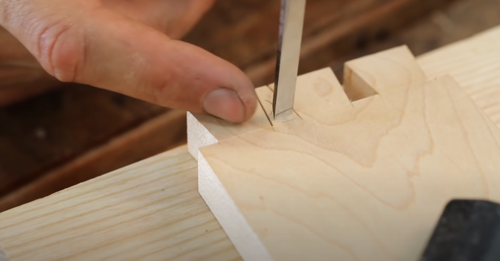 Assemblage à queue d'aronde avec des outils à main - Apprendre la menuiserie